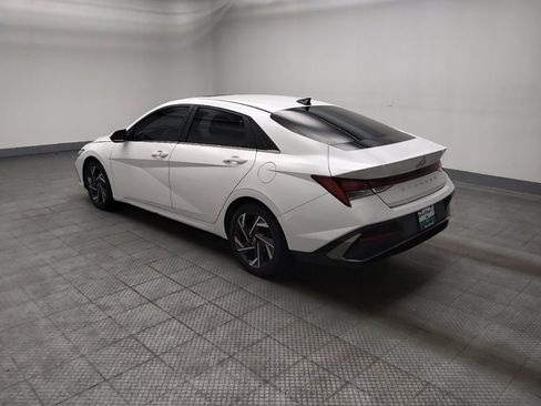 Used 2024 Hyundai Elantra SEL w/ Convenience Package FWD image 5