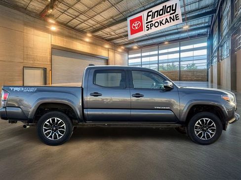 Used 2020 Toyota Tacoma TRD Sport image 4