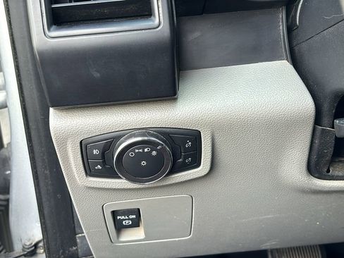 Used 2017 Ford F150 XL w/ Equipment Group 101A Mid AWD/4WD image 15