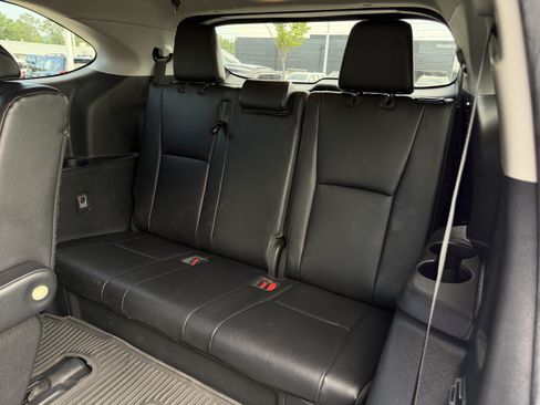 Used 2022 Toyota Highlander XLE FWD image 31