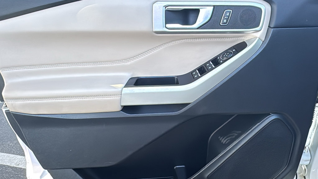 Certified 2020 Ford Explorer XLT w/ Equipment Group 202A RWD image 18