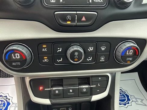 Used 2023 GMC Terrain SLT w/ Infotainment Package II AWD/4WD image 21