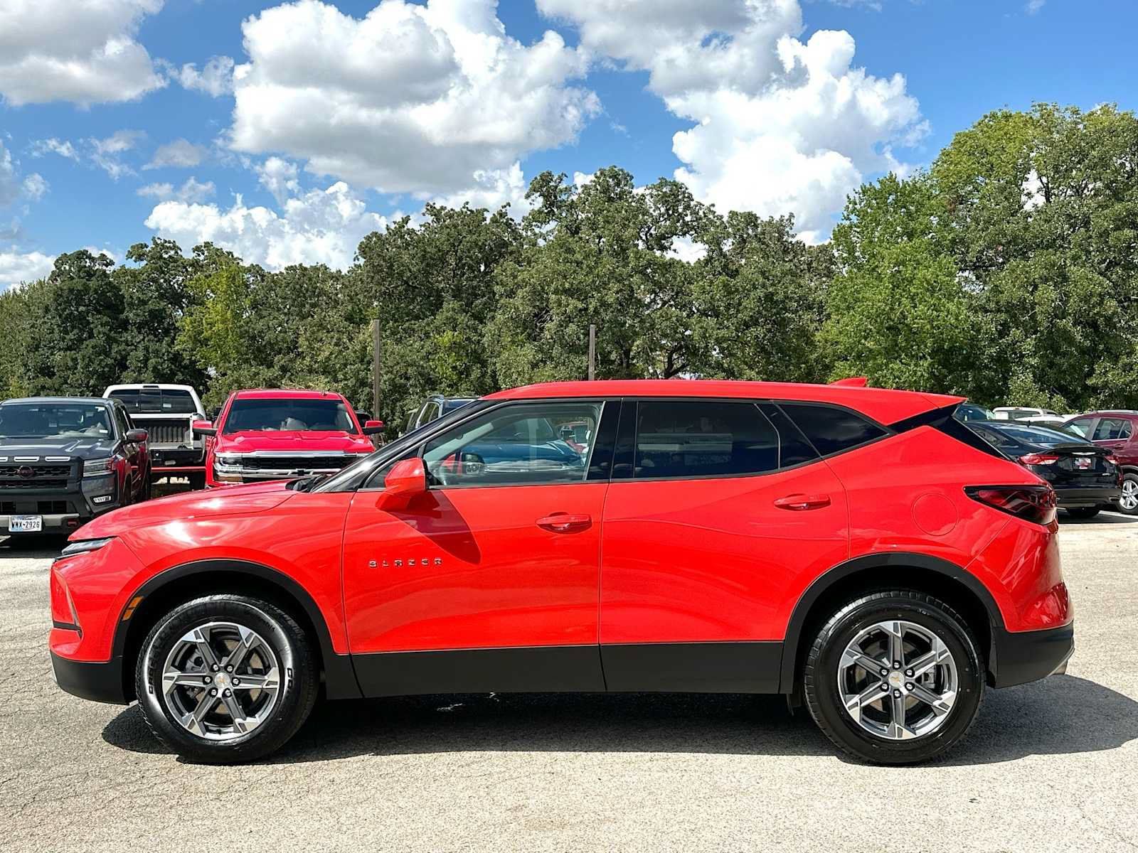 Used 2025 Chevrolet Blazer LT FWD image 12