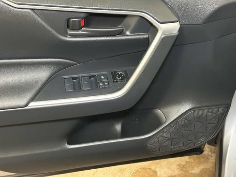 Used 2020 Toyota RAV4 LE w/ All Weather Liner Package AWD/4WD image 19