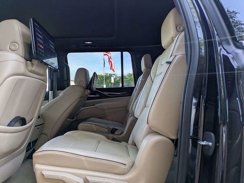 Certified 2023 Cadillac Escalade ESV Premium Luxury AWD/4WD image 14