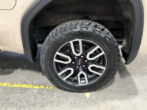 Used 2023 GMC Sierra 1500 AT4 w/ AT4 Premium Package image 25