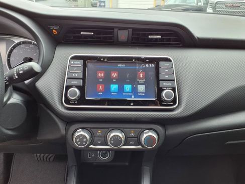 New 2025 Nissan Kicks Play S image 9