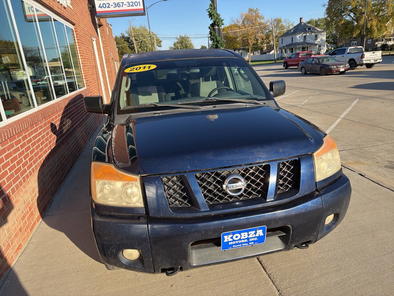 Used 2011 Nissan Titan PRO-4X AWD/4WD image 4