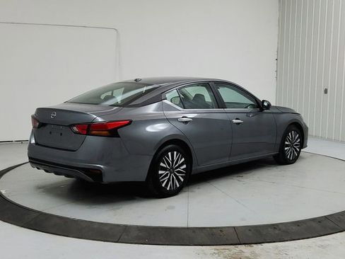 Used 2025 Nissan Altima 2.5 SV image 7
