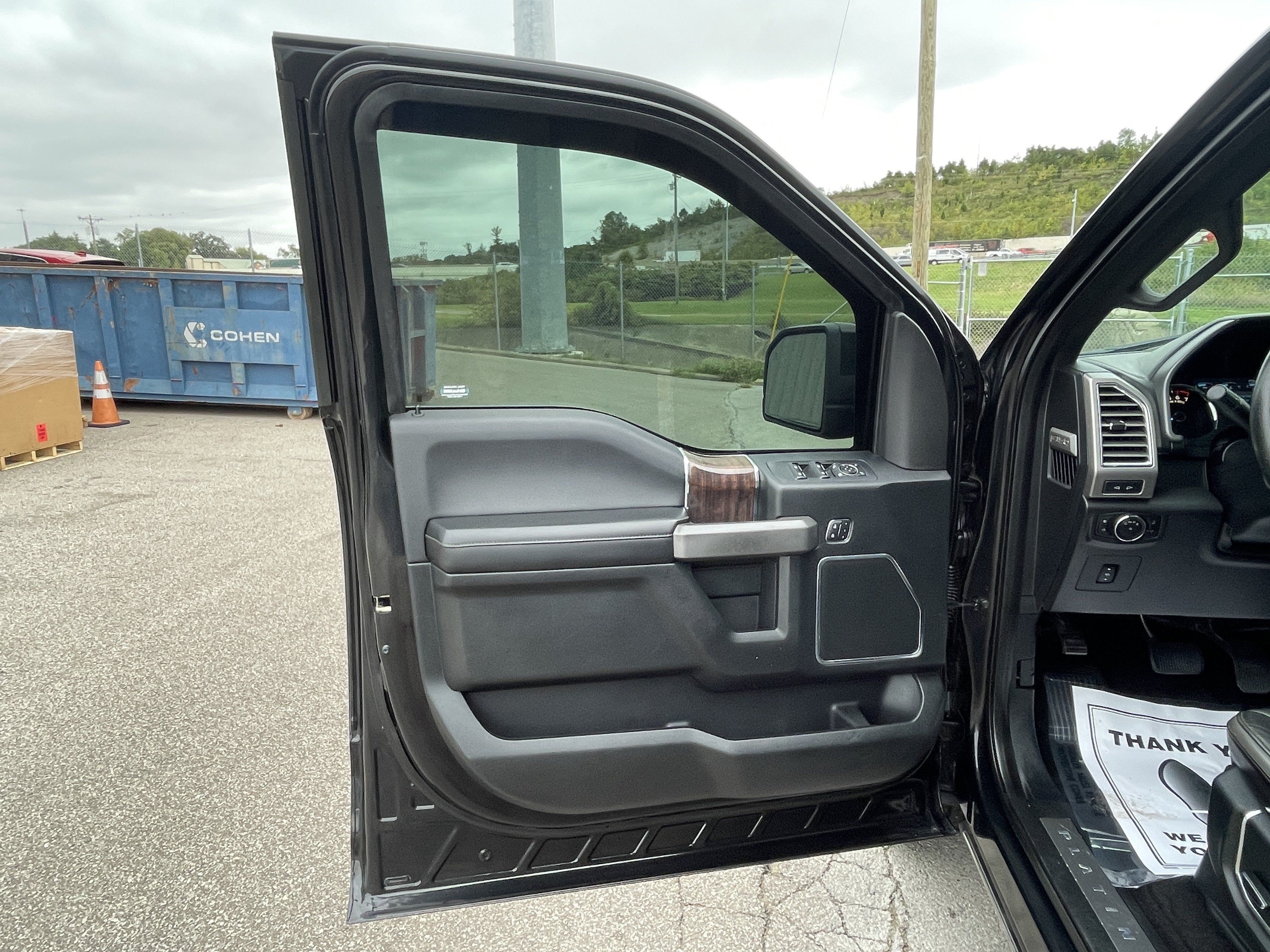 Used 2015 Ford F150 Platinum w/ Equipment Group 701A Luxury AWD/4WD image 11