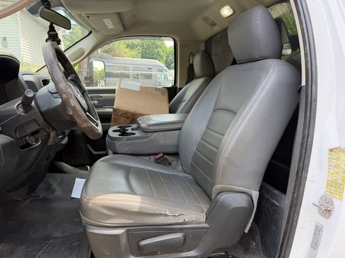 Used 2018 RAM 5500 Tradesman w/ Power & Remote Entry Group AWD/4WD image 6