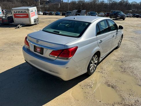 Used 2011 Toyota Avalon Limited FWD image 6