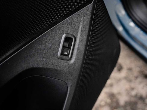 New 2026 Volkswagen Tiguan SE image 23