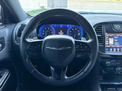 Used 2018 Chrysler 300 S w/ 300S Premium Group image 17