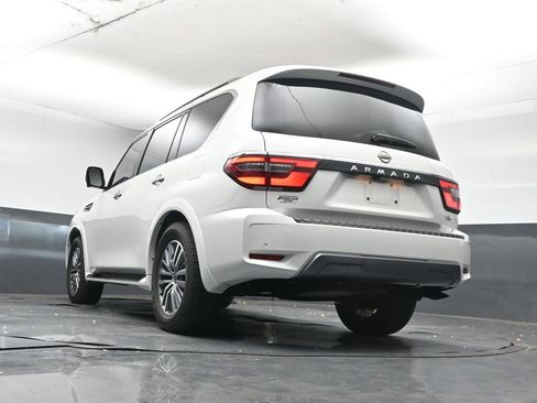 Used 2023 Nissan Armada SL w/ Captain's Chairs Package image 13