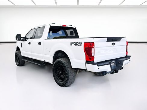 Used 2022 Ford F250 XLT w/ Black Appearance Package AWD/4WD image 6
