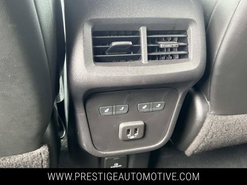 Used 2022 Chevrolet Equinox Premier image 17