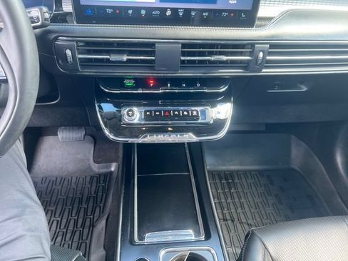 Used 2023 Lincoln Corsair AWD w/ Equipment Group 101A image 22