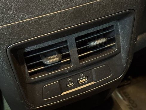 Used 2025 GMC Canyon AT4 w/ Technology Plus Package image 43