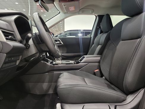 New 2026 Mitsubishi Outlander ES FWD image 19