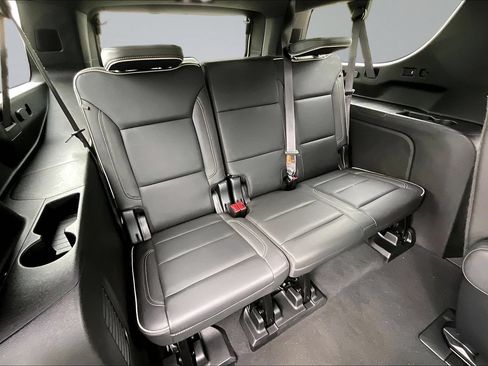 Used 2022 GMC Yukon XL SLT w/ SLT Luxury Package AWD/4WD image 28