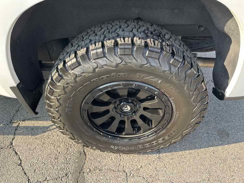 Used 2021 Chevrolet Silverado 1500 High Country image 10