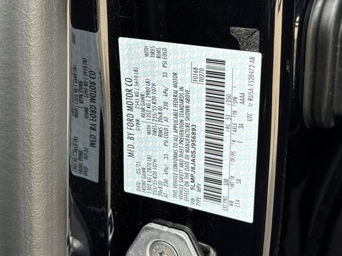 Used 2025 Lincoln Nautilus Premier w/ Jet Appearance Package image 29