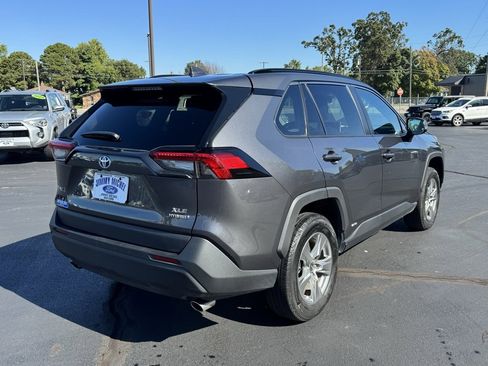 Used 2024 Toyota RAV4 XLE image 19