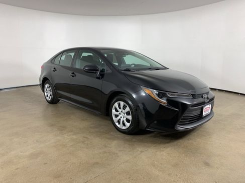 Used 2024 Toyota Corolla LE image 5