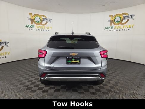 Certified 2024 Chevrolet Trax LT w/ LT Convenience Package FWD image 7