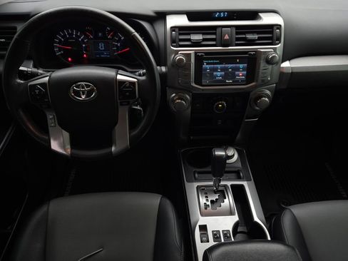 Used 2018 Toyota 4Runner SR5 Premium image 10