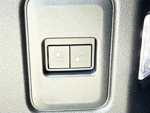 New 2026 Land Rover Defender 130 V8 AWD/4WD image 12