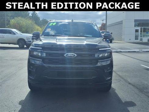 Certified 2024 Ford Expedition Limited image 2