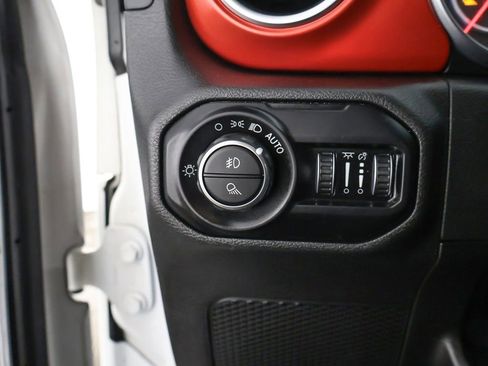Used 2021 Jeep Gladiator Rubicon w/ Safety Group AWD/4WD image 30