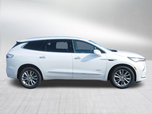 Used 2023 Buick Enclave Avenir w/ Avenir Technology Package AWD/4WD image 8