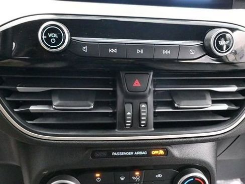 Used 2022 Ford Escape SE FWD image 25