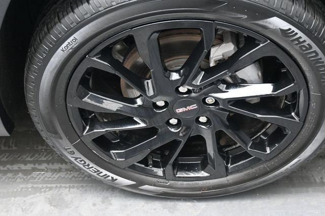 Used 2024 GMC Terrain SLE w/ Driver Convenience Package FWD image 35