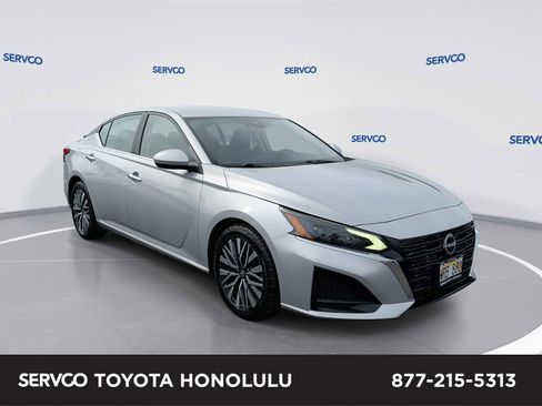 Used 2023 Nissan Altima 2.5 SV image 1