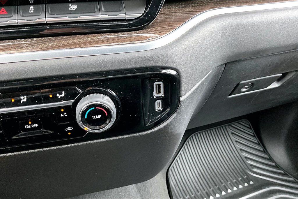 Used 2026 Chevrolet Silverado 3500 LT AWD/4WD image 17