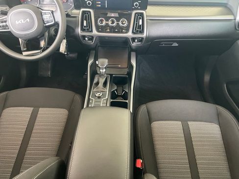 Used 2022 Kia Sorento LX FWD image 18