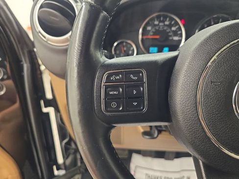 Used 2013 Jeep Wrangler Unlimited Sahara w/ Connectivity Group AWD/4WD image 60