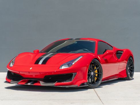 Used 2019 Ferrari 488 Pista Coupe RWD image 1