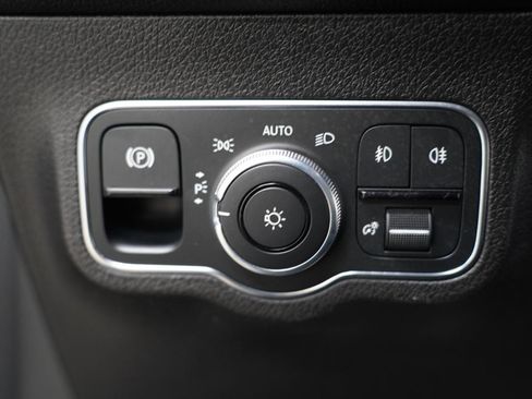 Used 2020 Mercedes-Benz GLB 250 image 23