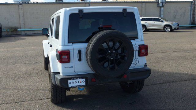 Used 2024 Jeep Wrangler Unlimited Sahara AWD/4WD image 8