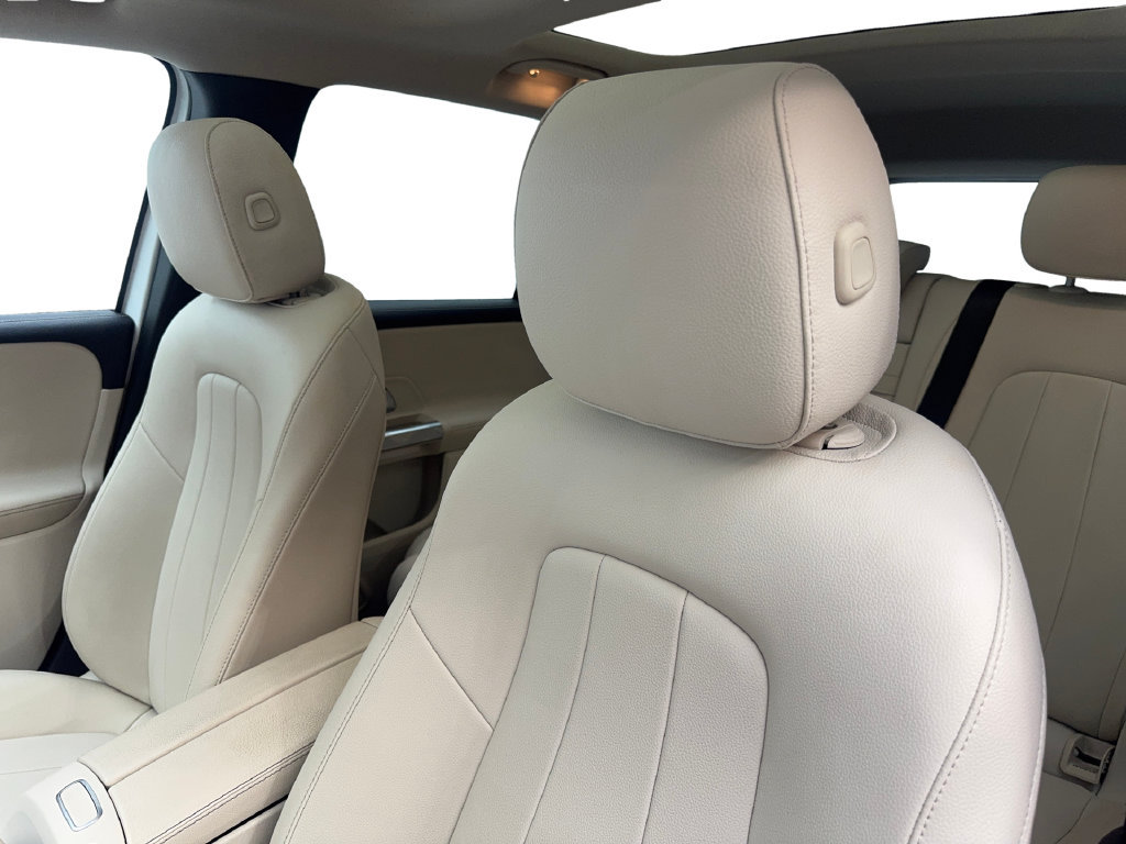 Used 2022 Mercedes-Benz GLB 250 image 28