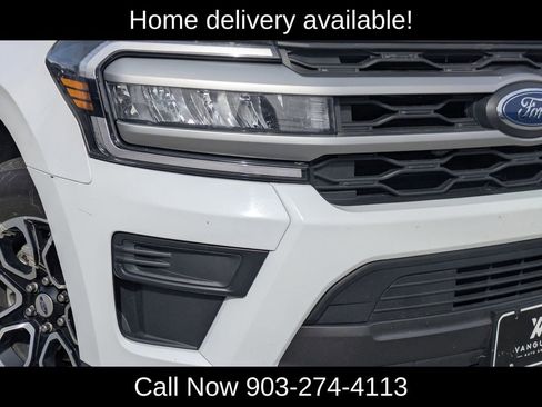 Used 2024 Ford Expedition Max XLT image 2