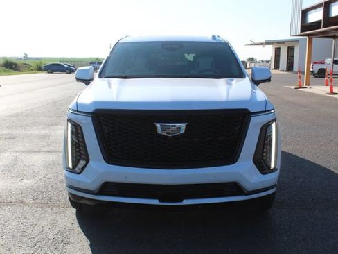 Used 2026 Cadillac Escalade ESV Platinum Sport w/ LPO, ONYX Package AWD/4WD image 11