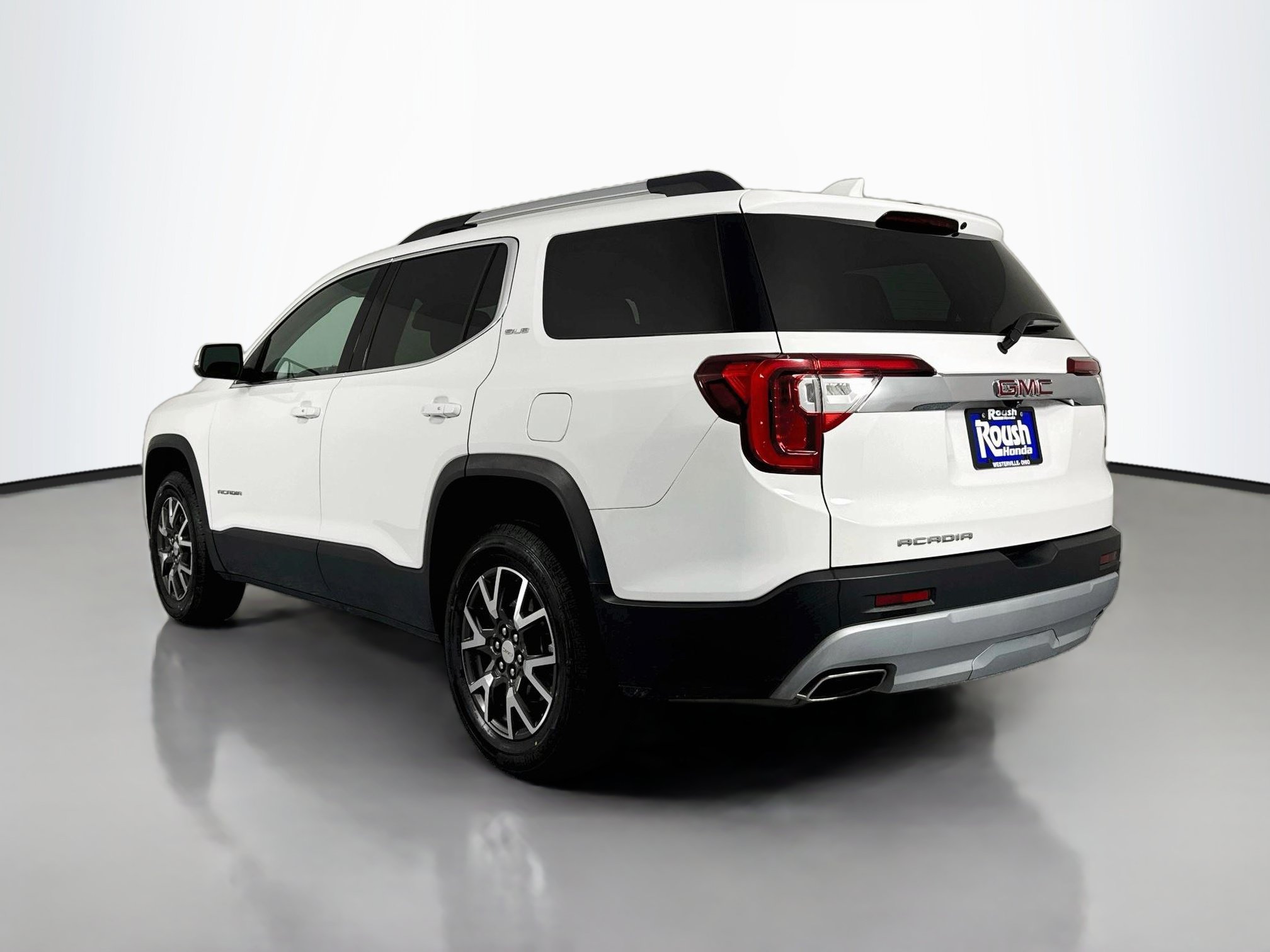 Used 2023 GMC Acadia SLE w/ Driver Convenience Package FWD image 7