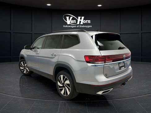 Used 2024 Volkswagen Atlas SE AWD/4WD image 5