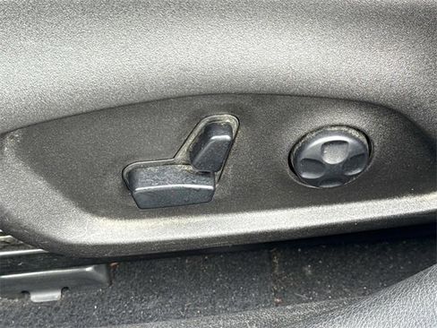 Used 2020 Jeep Renegade Trailhawk w/ UConnect 8.4 Nav Group image 16